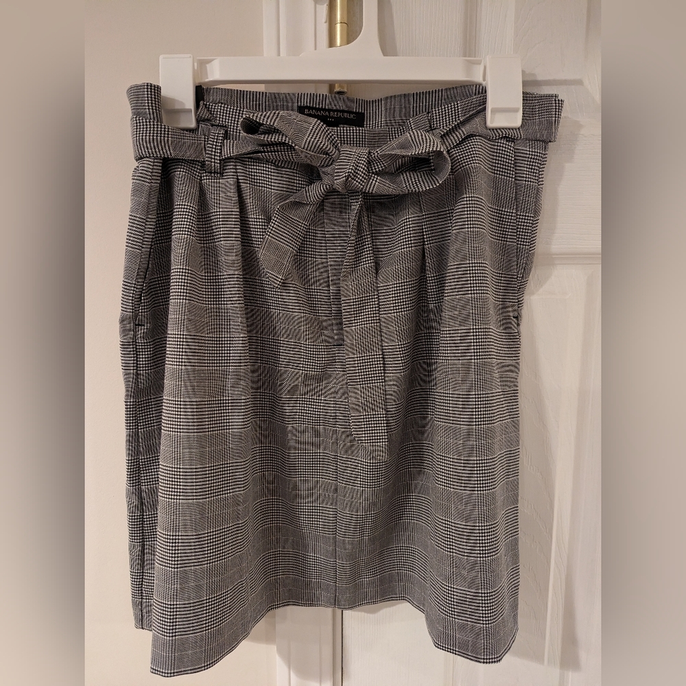 NWT- Banana Republic skirt